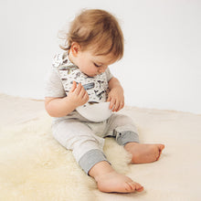 Load image into Gallery viewer, Finnley Silicone Bib