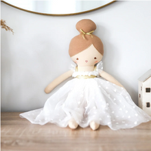 Load image into Gallery viewer, Lottie Doll 52cm Ivory
