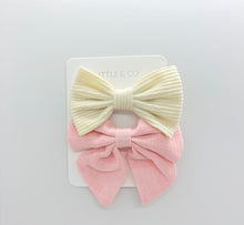 Load image into Gallery viewer, Assorted Clip Bows (Set of 2)
