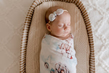 Load image into Gallery viewer, ASPEN Swaddle &amp; Bow Set
